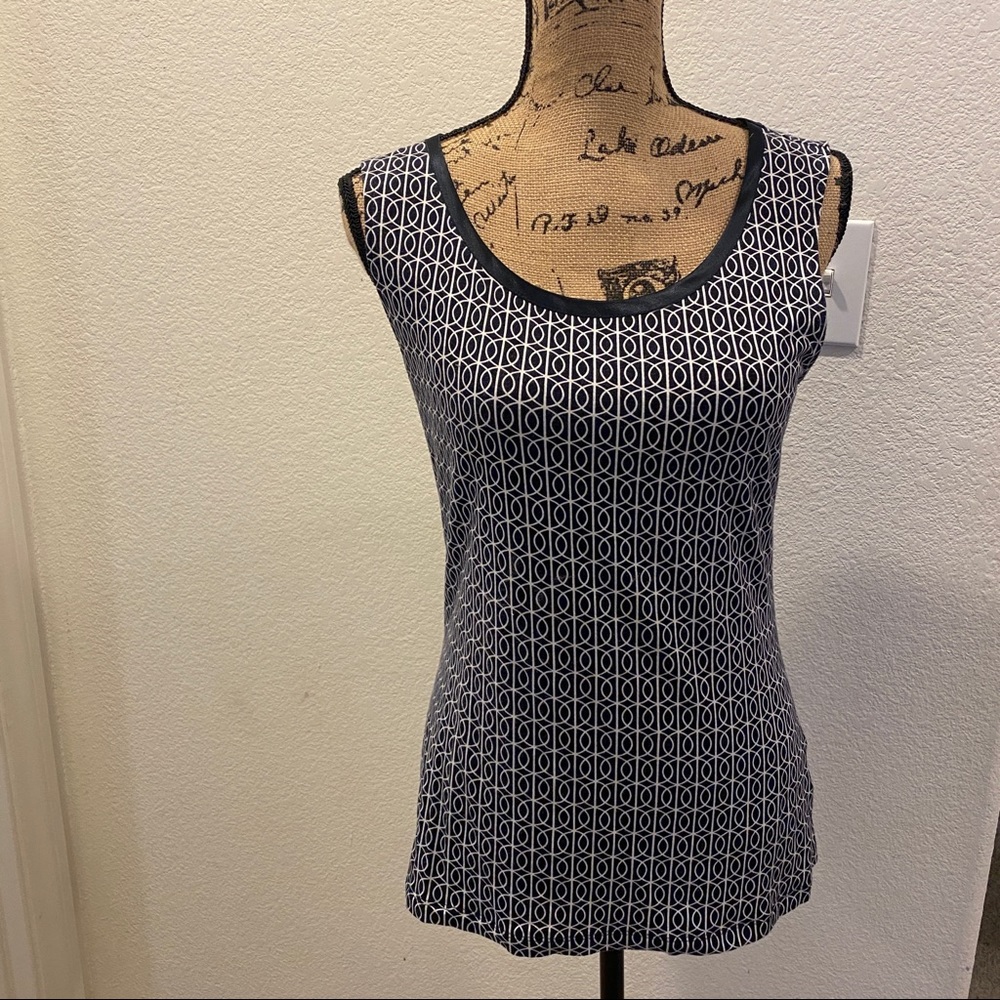 Cute & Soft Bust Flattering Geometric Print Top